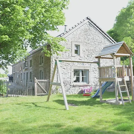 Nyaraló Vintage Farmhouse In With Roofed Garden *